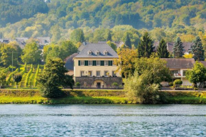 Wein- und Landhaus S A Prüm